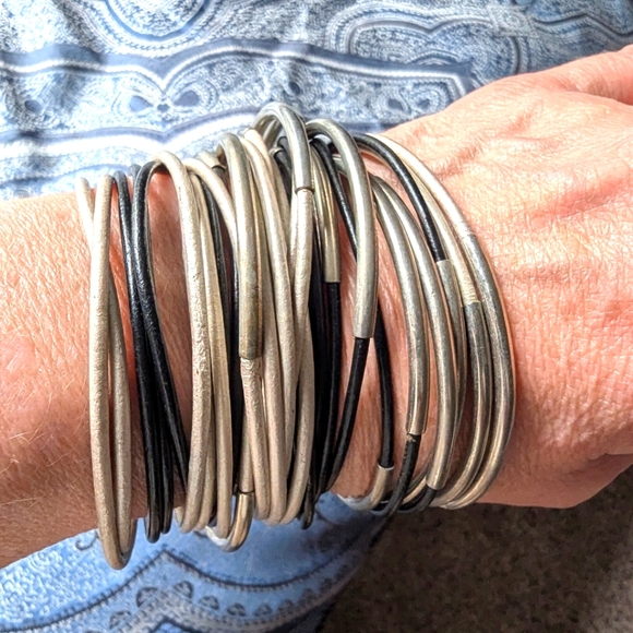 Jewelry - Silver and Black Bangle Set